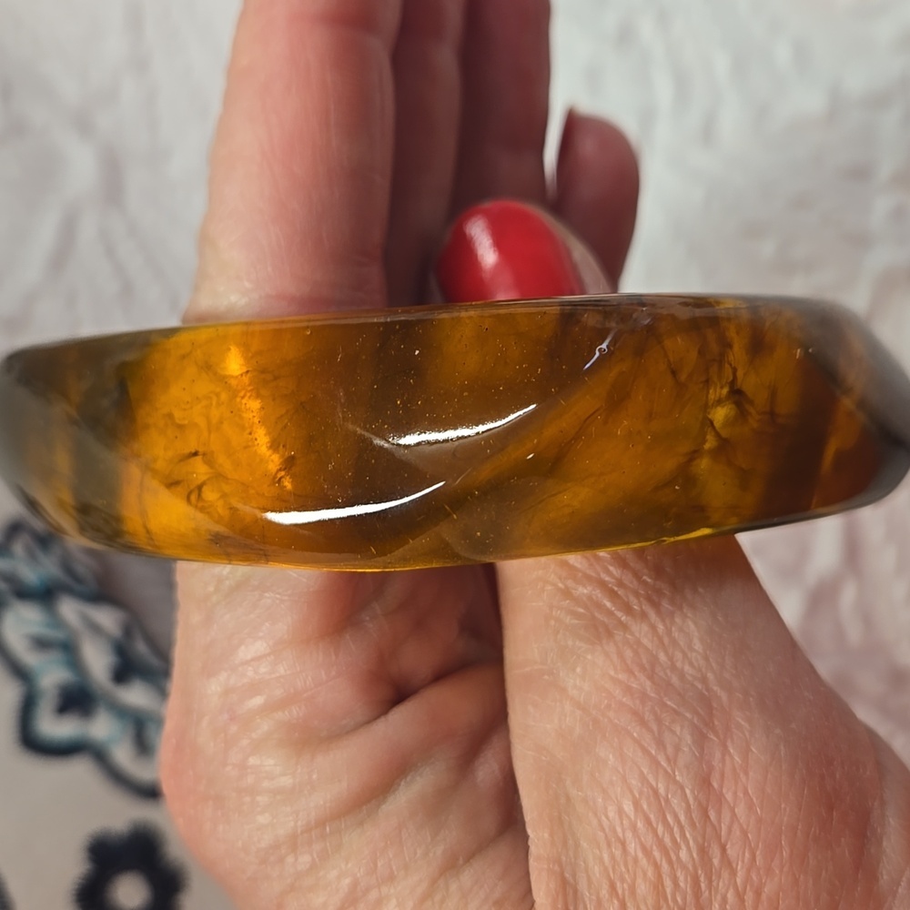 Tortoise Square Bangle - Picture 3 of 3